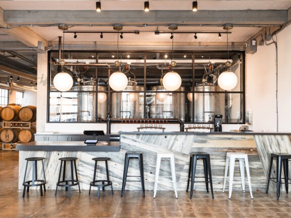 Ficklewood_WebSize_Bar-min